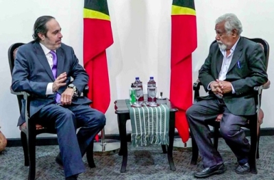 Primeiru-Ministru, Kay Rala Xanana Gusmão hala'o enkontru ho Enviadu Espesiál Emiradu Árabe Unidu (EAU) ba Asuntu Pasifiku, Omar Shehade hodi deskute kona-ba kooperasaun ne’ebé rai rua estabese ona durante ne’e iha setór dezevolvimentu ekonónia, komersiu no loke investimentu iha Timor-Leste. Palasiu Governu, (25/03/24). Foto: Media GPM.