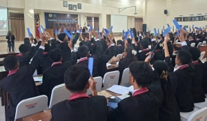 Alumi Parlamentu Foinsae Timor-Leste realiza plenaria hodi deskute kona ba problema sosial ne’ebé maka durante ne’e joven sira hasoru iha área rural, iha Salaun MSSI, Kaikoli, Dili, (31/07/25). Foto:Media APFTL.