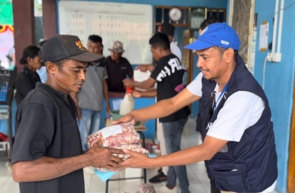 Ministeriu Solidariedade Sosial no Inkluzaun hamutuk ho Programa Ai-han Mundial (WFP-Sigla Inglés) apoia aihan ba ema vulneravel sira iha teritoriu Timor-Leste ne'ebé afetadu ba El Niño. Foto:Media WFP.