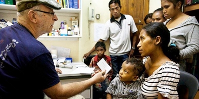 Dr. Daniel konsulta hela pasiente sira