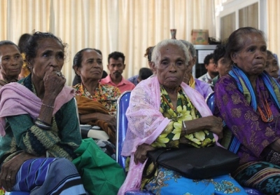 Uniaun Europeia (UE) hamutuk ho Asosiasaun Chega ba Ita (ACbit), hala’o seminariu haforsa empoderamentu no koperasaun ekonomia feto sobrevivente sira, iha salaun CNC Balide, Dili, kinta (29/09). Foto: Agustino Gama.