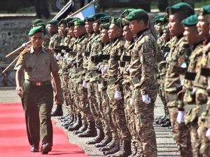 Xefe Estadu Maiór F-FDTL, Brigadeiro Jenerál José da Costa Soares  &quot;Trix&quot; pasa revista parade militar iha ambitu serimonia komemorasaun ezistensia tinan 15, Unidade Apoiu Servisu Metinaru, kuarta (06/03) FOTO:INDEPENDENTE/Domingos Gomes