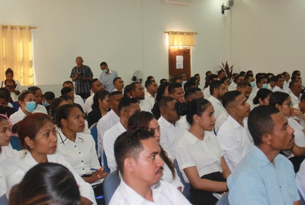 Funsionariu sira ne'ebe tuir formasaun indusaun iha INAP, Komoro, (07/08). Foto: Media SEI.