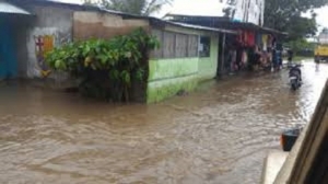 Government Urges 100 Households on Comoro River Bank to Move Amid Flood Danger