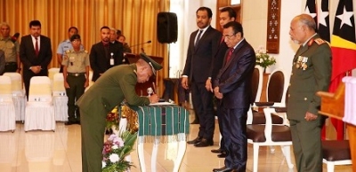 Prezidente Repúblika, Francisco Guterres Lú Olo, fó pose ba Koronél Calisto Santos Coli “Coliati” nu’udar Xefe Estadu Maiór FALINTIL- Forsa Defeza Timor-Leste (F-FDTL) iha Palasiu Prezidente Dili. FOTO: PR 