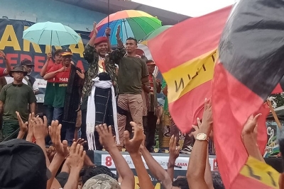 Kandidatu independente ba PR 2022-2027, Lere Anan Timur, kampanha iha Maliana Vila, Kinta (9/3). Foto Independente