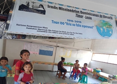 Labarik feto orfanato sira iha Irmas Missionarias Dominicanas do Rosario, Bidau Mota Klaran Dili. Foto Camilio Sousa/INDEPENDENTE.