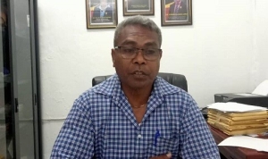 Diretór Eskola Sekundaria Jerál 4 de Setembru, Balide, Sergio A. da Cruz. Foto:INDEPENDENTE.