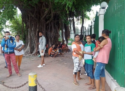 Reklamante sira husi suku Komoro. Foto INDEPENDENTE/Joenaca da Conceicao