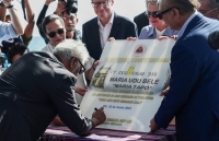 Governu lidera husi Primeiru Ministru (PM), Kay Rala Xanana Gusmão, halo ona lansamentu ba Kabu Submarinu Fibra Otika ne'ebé ró ida husi Fransa to'o ona Timor-Leste. Foto"Media GPM.