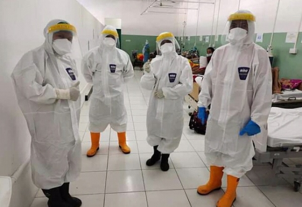 Mediku sira halo tratamentu ba pasiente Covid-19. Foto: INDEPENDENTE.