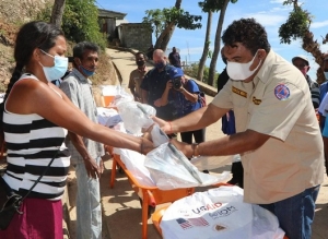 Sekretáriu Estadu Protesaun Sivil (SEPS) hamutuk ho parseiru International Organization for Migration (IOM) kontinua apoia material konstrusaun ba vitima dezastre naturais hamutuk 37 iha Suku Balibar, Postu Administrativu Cristu Rei, Munisipiu Dili. Foto: Gab.SEPS.