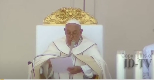 Santu Papa Francisco hato'o ninia omília iha misa solene iha Tasi-Tolu. (10/09/24). Foto:INDEPENDENTE.