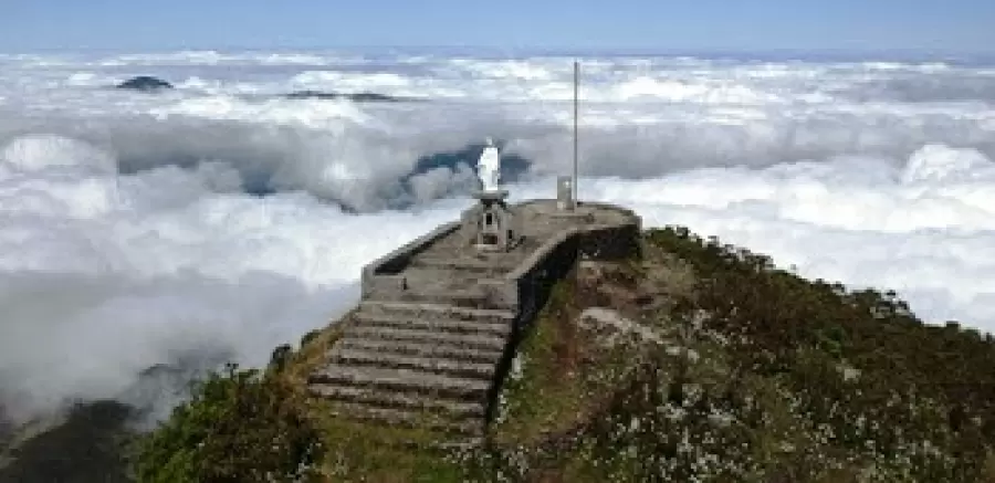  Santu&aacute;riu Na&rsquo;in Feto Ramelau 