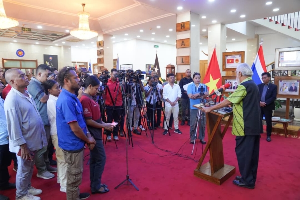 Primeiru Ministru, Kay Rala Xanana Gusmão, iha intervista ho jornalista sira, iha palasiu Prezidensial Bairo-Pite, Kinta (02/04). FOTO: media PR