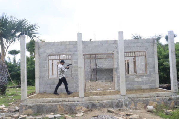 Kapela Huebanias, Aldeia Sabem, Suku Bobometu, Postu Administrativu Oesilo, Rejiaun Administrativu Oe-cusse Ambeno (RAEOA), ne'ebe apoiu husi Primeiru Ministru, Kay Rala Xanana Gusmão. FOTO: Vascolino Germano.