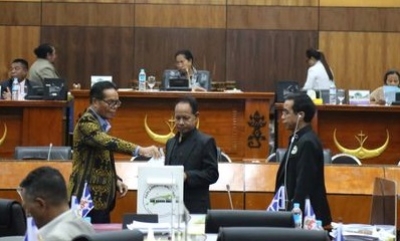 Deputadu sira iha Parlamentu Nasional halo votasaun hodi hili Isabel Maria Fernandes de Jesus, subtitui fali eis Membru Konsellu Imprensa (KI), Expedito Dias Ximenes. Foto:Media PN.