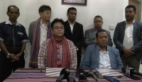Governu liu husi Sekretaria Estadu Formasaun Profisional no Empregu (SEFOPE) asina akordu ho Asosiasaun Dezenvolvimentu Rekursu Humanu husi Japaun Norte ne&#039;ebé hakarak simu tan jovem timoroan na’in 10 hodi ba servisu iha área haat hanesan agrikultura, hortikultura, floresta no kuidadu saúde nian. Foto:INDEPENDENTE.