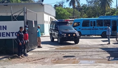 karu funerariu tula hela ema ne&#039;ebe mate ho Covid-19 iha izolamentu Vera Cruz. Foto:Dok/Independente.