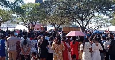 Sarani rihun ba rihun partisipa iha misa agradesementu ba Sua Eminência Reverendissima Kardeál Dom Vigílio do Carmo da Silva. Foto:Agustino/INDEPENDENTE.