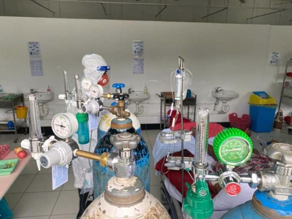 Pasinte Covid-19 sira ne'ebe halo tratamentu iha  Izolamentu Vera Cruz. Foto:Dok/Independente.