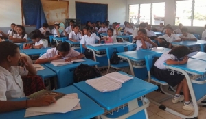 Estudante sira husi Eskola Bazika Central Farol, Dili. Foto:INDEPENDENTE/Ivonia.