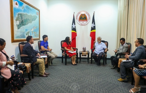 Ekipa Plan Internasional Timor-Leste hasoru malu ho Primeiru Ministru Kay Rala Xanana Gusmão hodi aprezenta programa sira ne'ebe durante ne'e Plan Internasional halo ona, durante tinan barak nia laran. Palasiu Governu, Dili, (03/02/25). Foto:Media GPM.