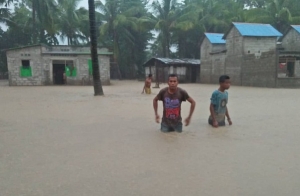 Inundasaun mosu iha ldeia Narunteino, Losplos-Lautem kauza husi udan boot durante loron ida tomak, iha sesta madrugada (22/5). Foto: Jonio da Costa/INDEPENDENTE