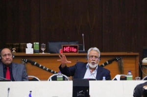 intervensaun Xanana bainhira halo audisaun konjunta entre komisaun B, C, D ho Governu no ekipa Xefe Negosiadór, iha plenaria Parlamentu Nasionál. foto gabinete sekretariu estadu komunikasaun sosial