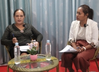 Prezidente Konsellu Diretora Rede Feto Timor-Leste Zelia Fernandes hamutuk ho Xefe Gabineti Diretór Jeral-CNE Virginia Mesquita da Costa Sai Orador iha TalkShow ne&#039;ebe realiza iha Studio INDEPENDENTE, Hudi Laran, Dili, (13/07). Foto:INDEPENDENTE/Nuno.