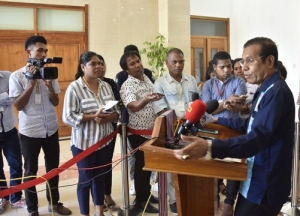Jornalista timoroan halo intrevista Primeiru Ministru Taur Matan Ruak hafoin sorumutu ho Presidente Republika. 