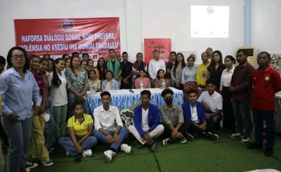 Molok seminariu remata, partisipante sira foto hamutuk ho Prezidente KSTL ho ekipa, iha Salaun Luz Klarita,(29/08/23). Foto:INDEPENDENTE/Ivonia.