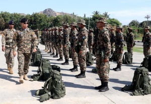 Komandu komponente Naval liu husi segundu komandante Naval Kapitaun Fragata Guido Guterres da Silva, sesta foin lalais (26/05), hala’o abertura ba Kursu korpu Komandu Fuzileirus ba dala neen (VI) iha baze Naval Hera. Foto:Media F-FDTL.