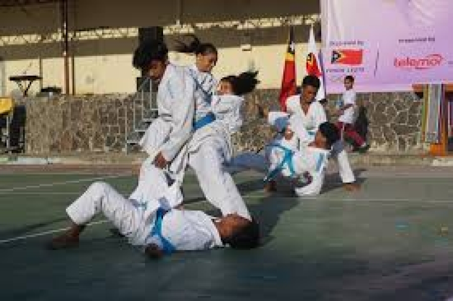 Atleta Taekwondo husi Dajon Koni oferese medalla osan mean-7 ba TL