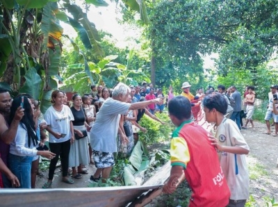 Primeiru Ministru, Kay Rala Xanana Gusmão, deside hodi sobu lutu iha eis Sekretariu Estadu Terras no Propriedade iha governu Konstitusional daualu, Mario Ximenes, nia rai, tanba konsidera lutu ne’e impede uma-kain 100 resin atu asesu ba estrada. Foto:Media GPM.