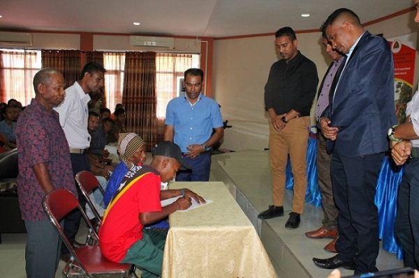 Reprezentante Traballador Na'in 119 Asina Tan Deklarasaun ho SEFOPE. Foto:Media SEFOPE.